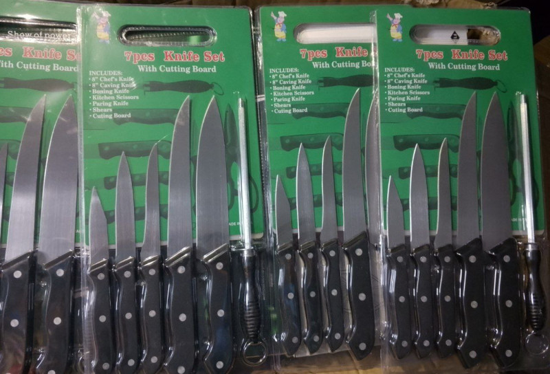 7 Pcs Kitchen Knife Set & Cutting Board